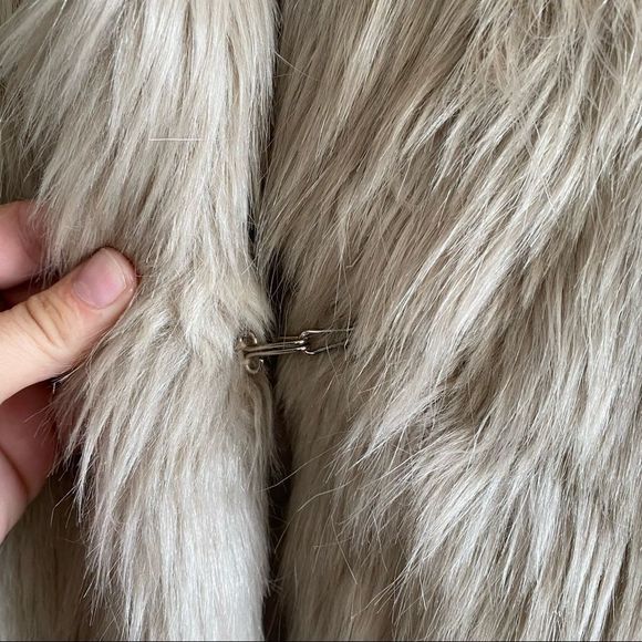 Twik faux fur coat beige size M EUC - Picture 9 of 11